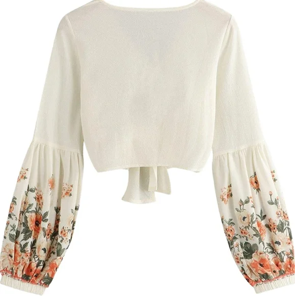 Beautiful blouse - Picture 2 of 8